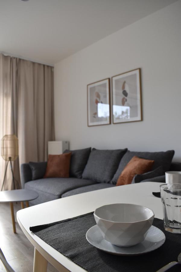 White Apartment Modern Tower Atal グディニャ エクステリア 写真