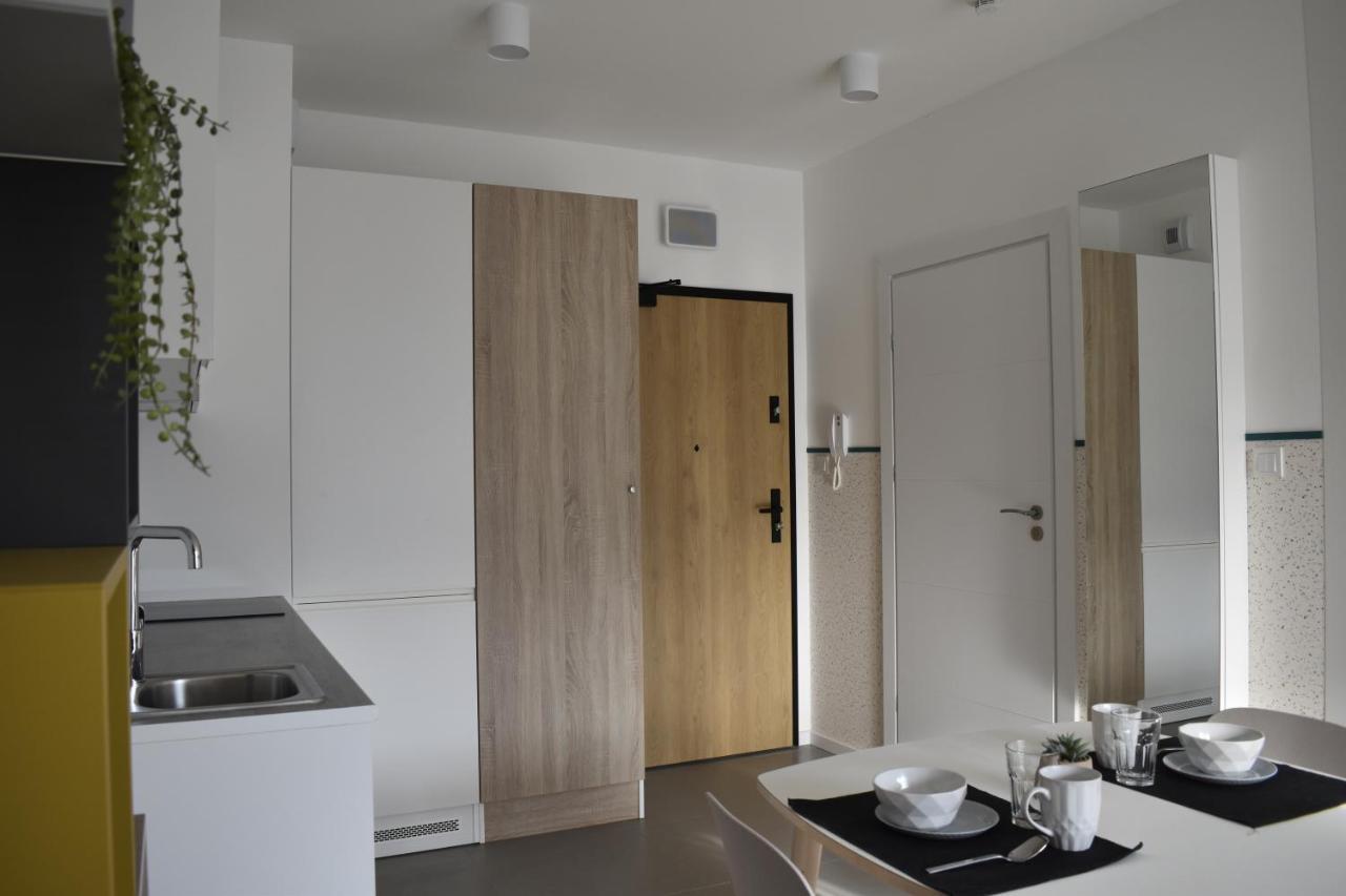 White Apartment Modern Tower Atal グディニャ エクステリア 写真