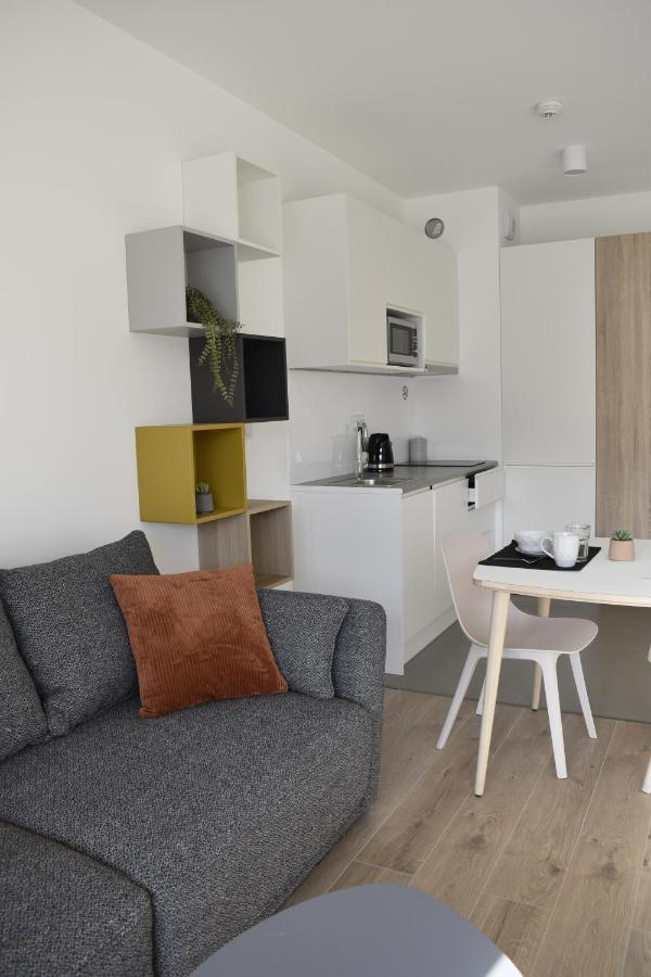 White Apartment Modern Tower Atal グディニャ エクステリア 写真