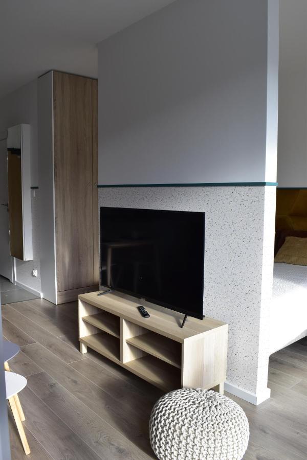 White Apartment Modern Tower Atal グディニャ エクステリア 写真